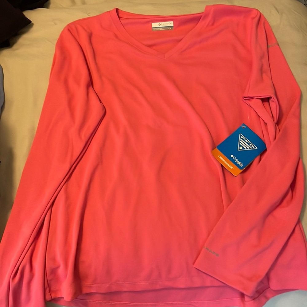 BNWT Columbia Omni shade pink shirt
